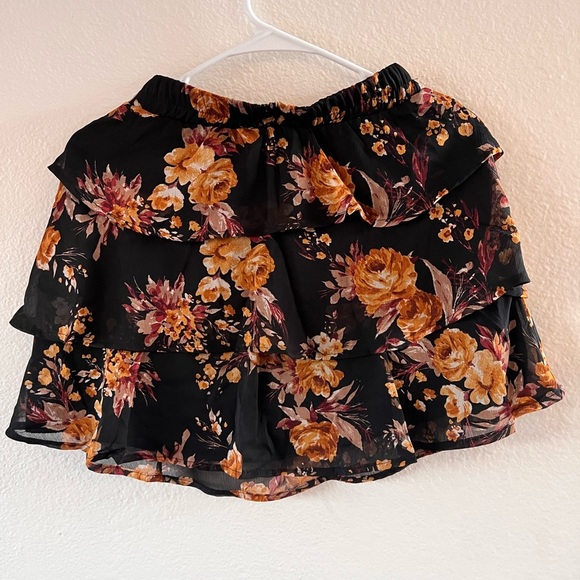 Francesca's by Blue Rain Ruffle Tier Skirt XS Fall Colors Black Brown NWT - Picture 2 of 4